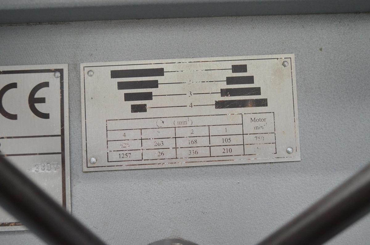 Usado Taladro columna correas MG Hu 45R - Año 2004