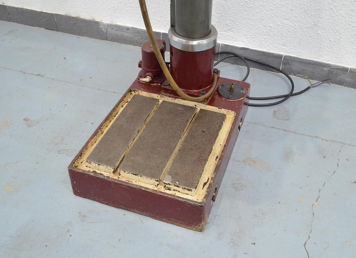 Usado Taladro columna engranajes Heller B-35E