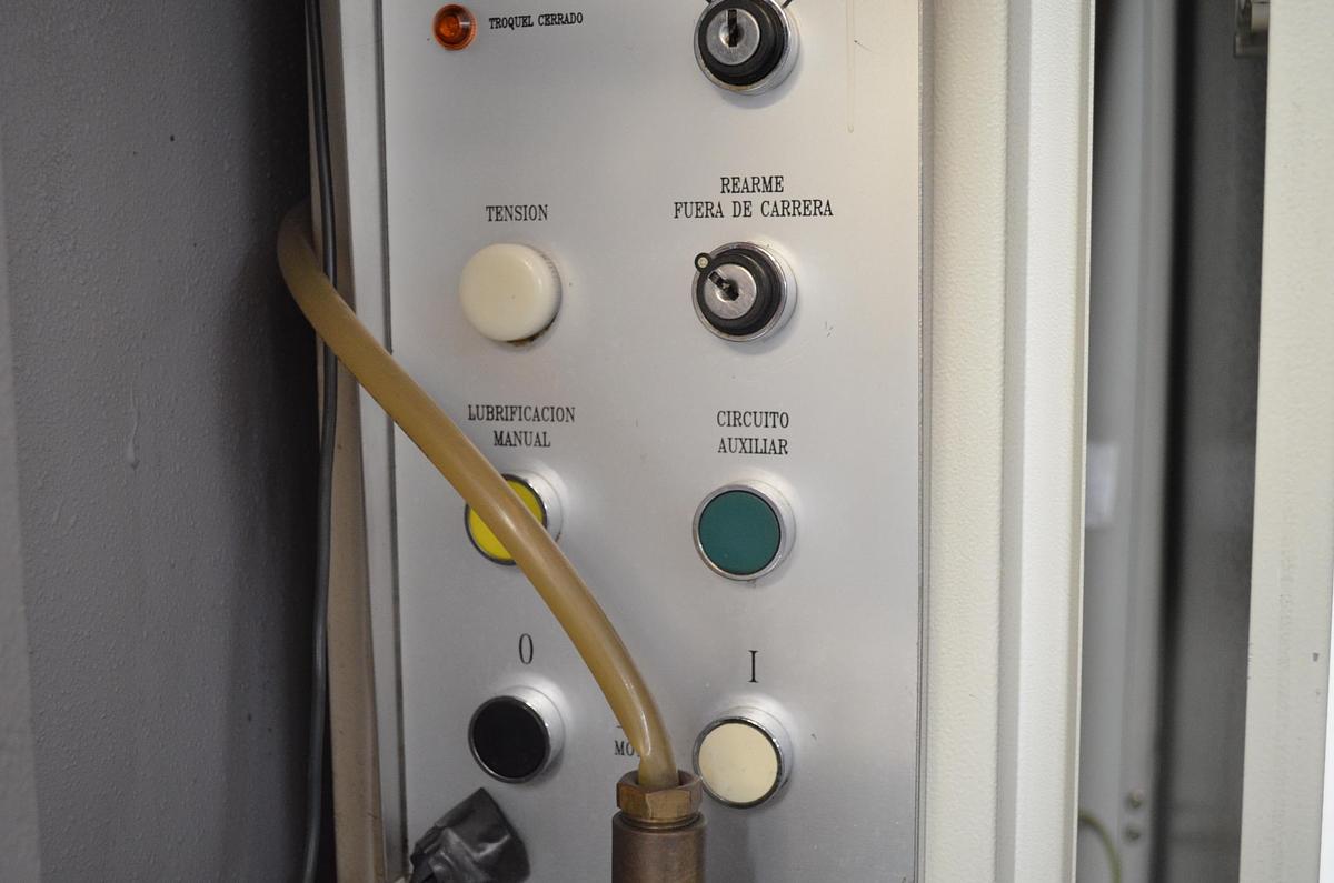 Usado Prensa excentrica PRESSIX 130CNR6 con tope