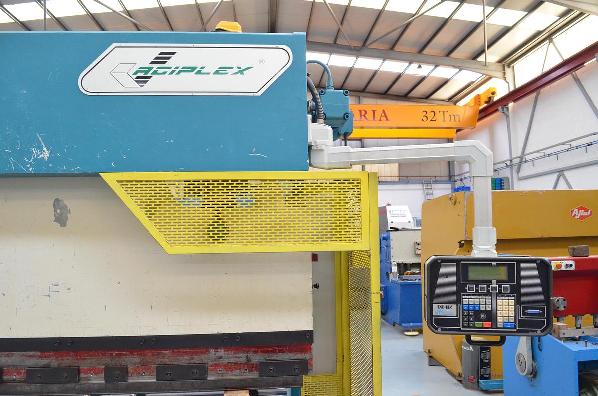 Usado Plegadora hidraulica Aciplex PHP-103-CN2 3240x100tn