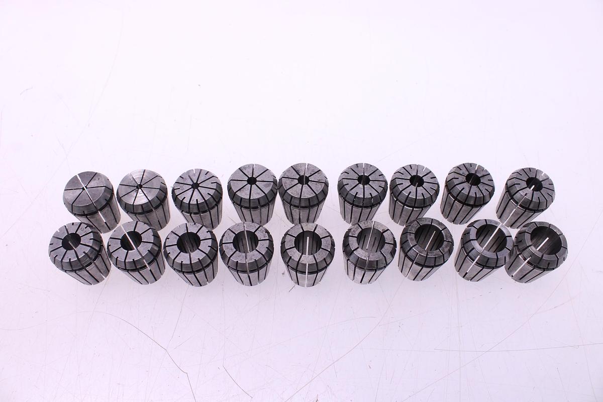 Usado Juego Pinzas Resorte ER32 "18 pcs" + Cono ISO 40 ASTRA