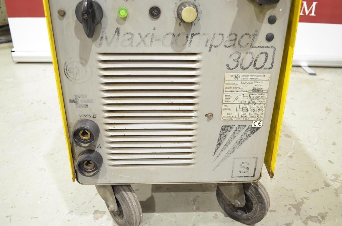 Usado Maquina soldar hilo usada CEA Maxi-Compact 300