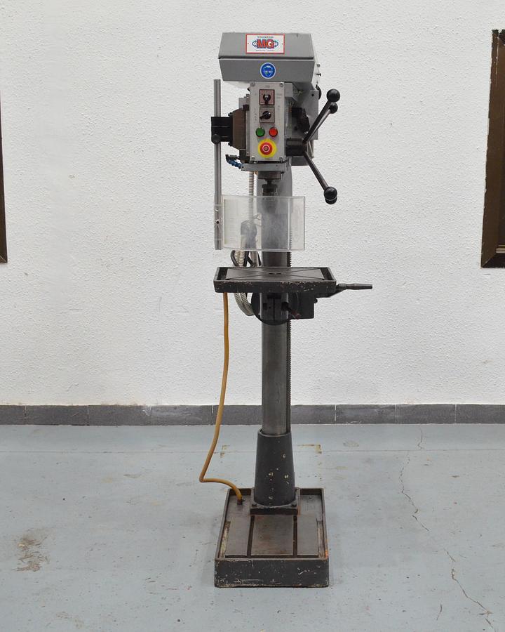 Usado Taladro columna correas MG Hu 45R - Año 2004