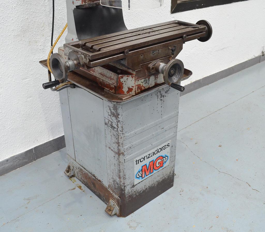 Usado Taladro sobremesa correas MG BMT 465 BT