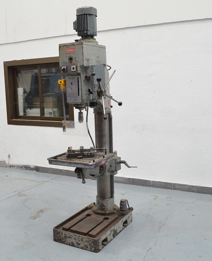 Usado Taladro columna engranajes MUGUI M-40-A