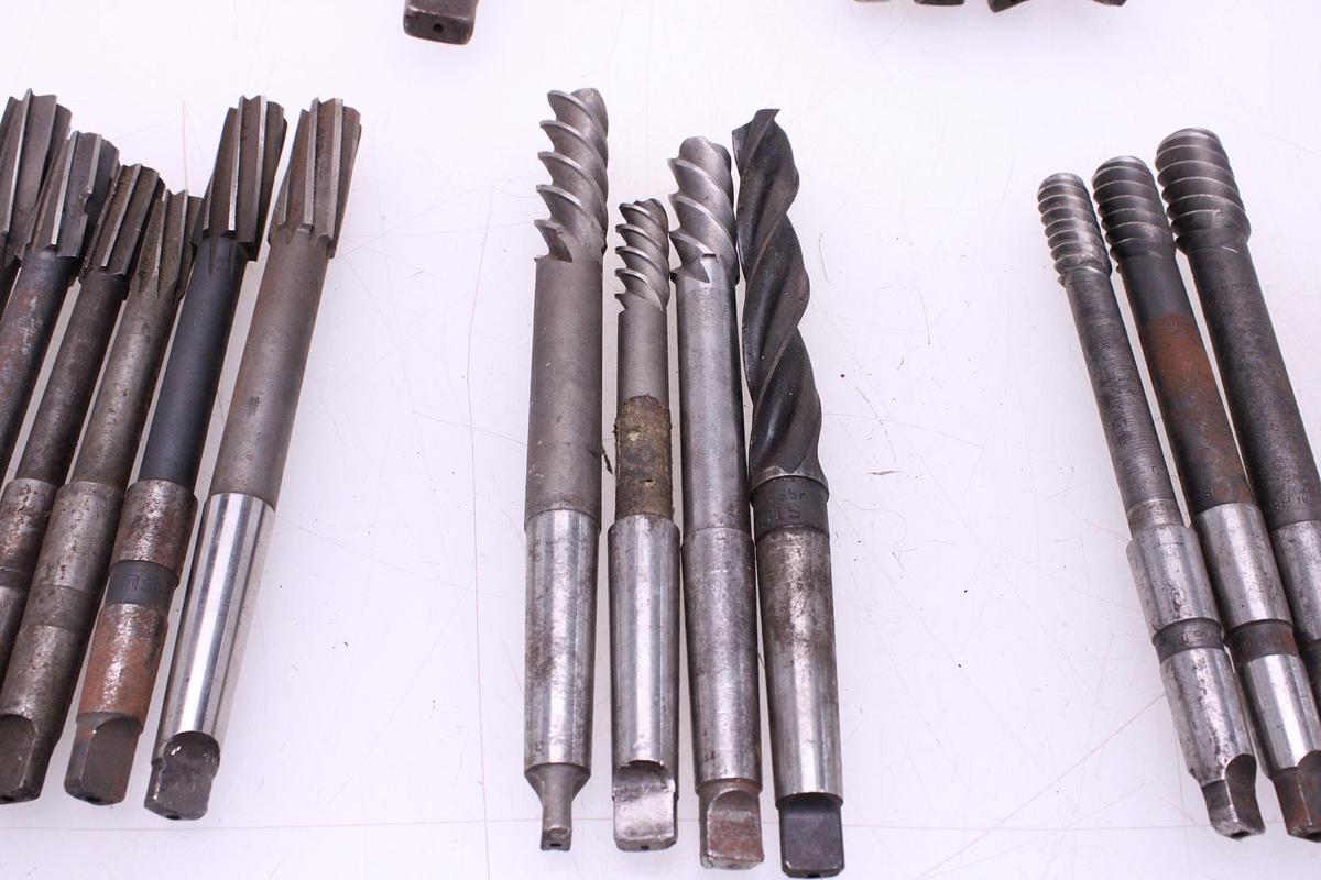 Usado Lote Escariadores y Fresas con Vástago Cono Morse