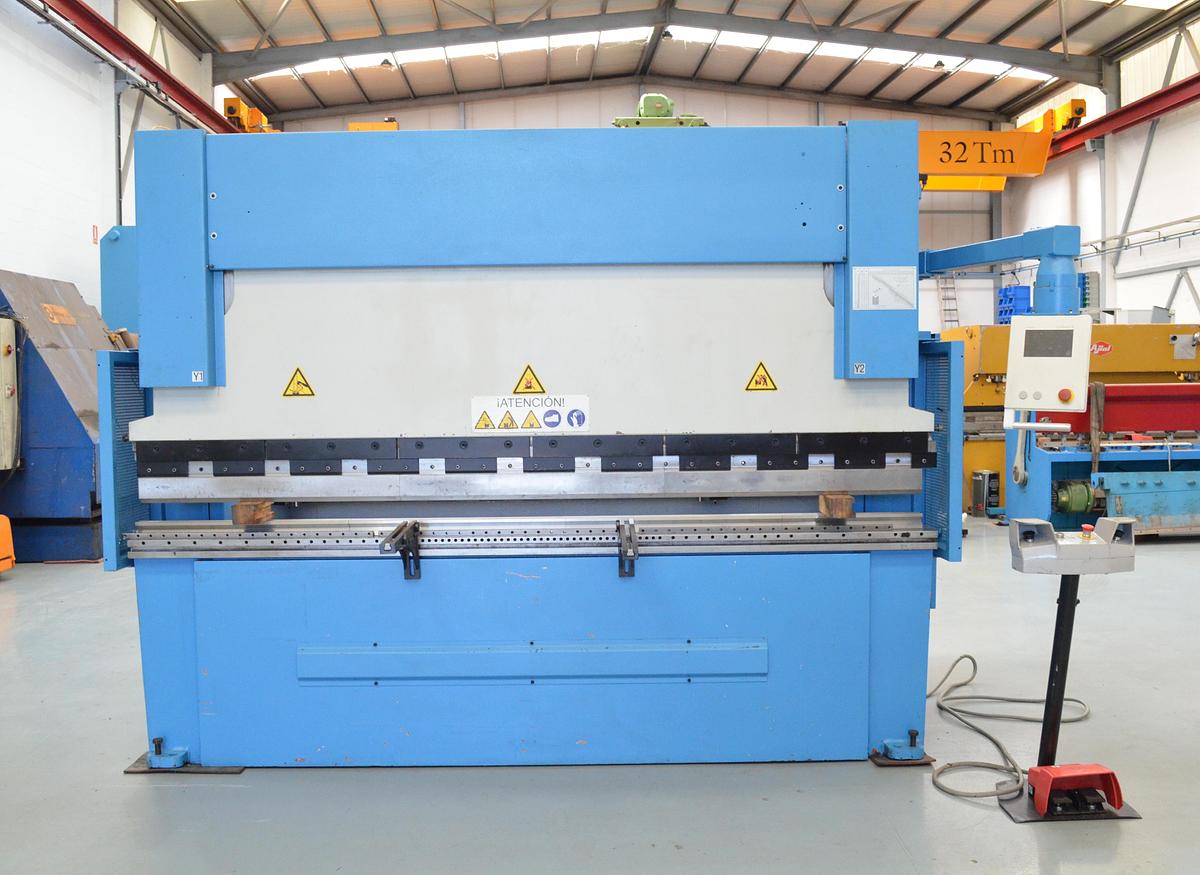 Usado Plegadora Ajial 3100x125tn cnc Cybelec 2023