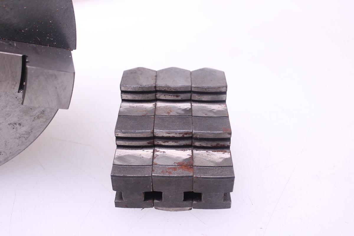 Usado Plato de Torno TOS Svitavy 3 Garras 200mm