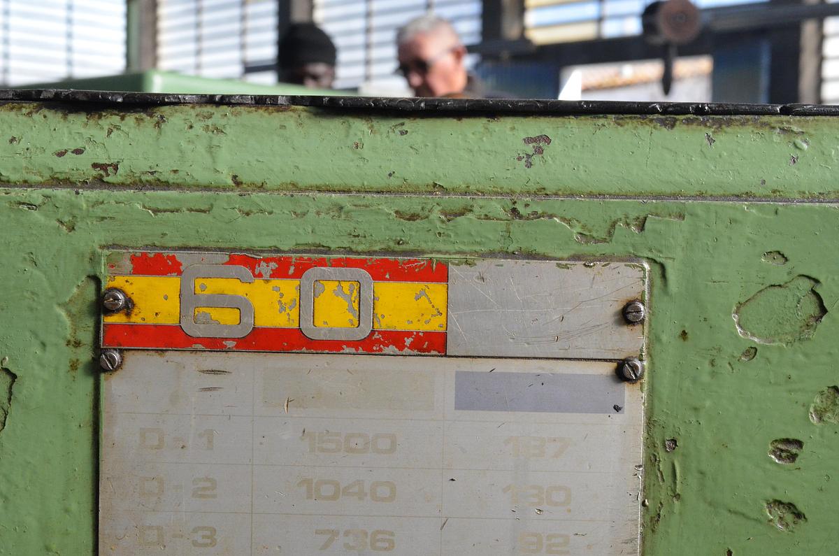 Usado Torno cumbre 60 1500mm e.p