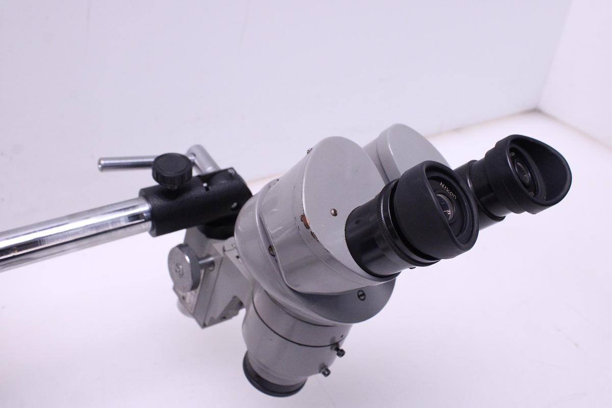 Usado Estereomicroscopio NIKON 70750 con soporte