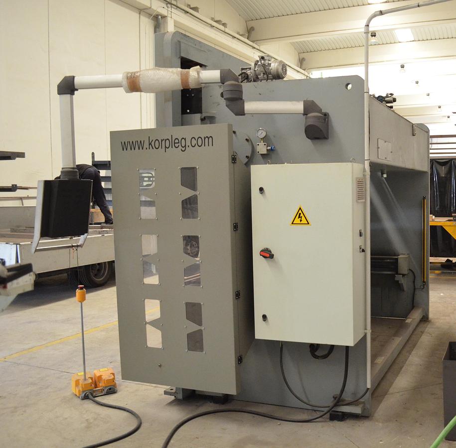 Usado Plegadora cnc Korpleg PCN3160 3100x160tn con cnc ESA S630