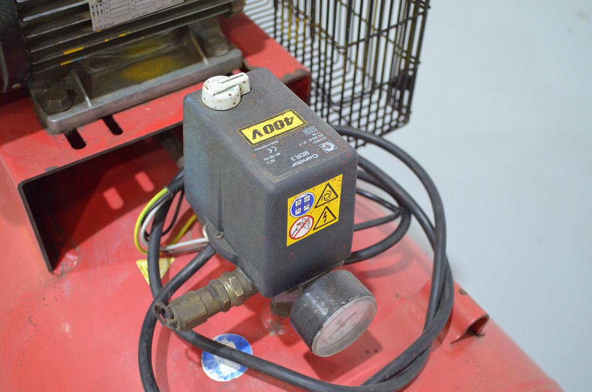 Usado Compresor piston Fini 5.5Hp - Calderín 270L