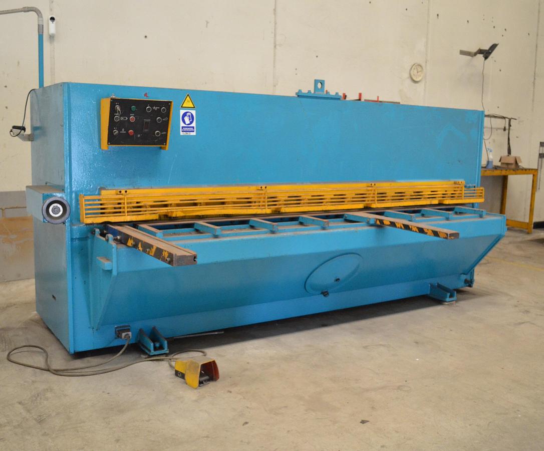 Usado Cizalla Haco corte vertical TS-3006