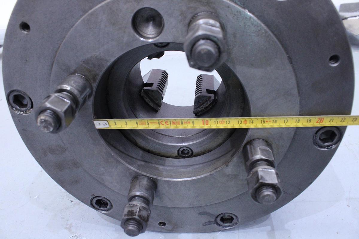 Usado Plato para Torno 4 Garras 310 mm