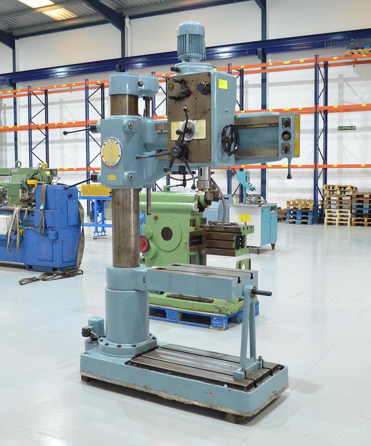 Usado Taladro radial TAGO M-900 broca 40mm