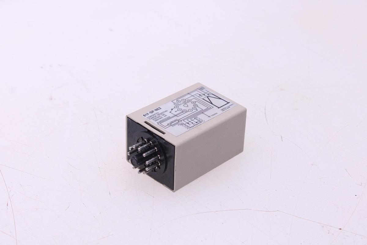 Usado Regulador de Nivel OMRON 61F-GP-NE2