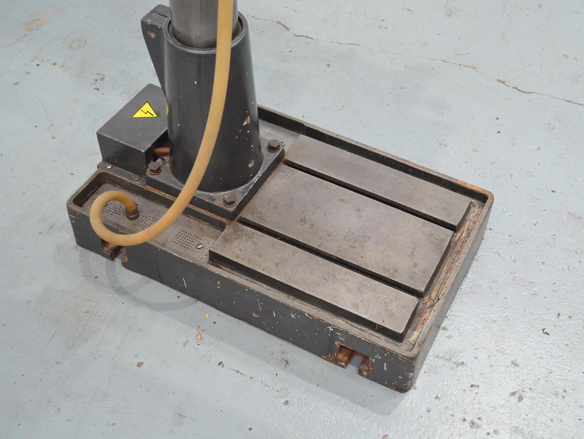 Usado Taladro columna correas MG Hu 45R - Año 2004