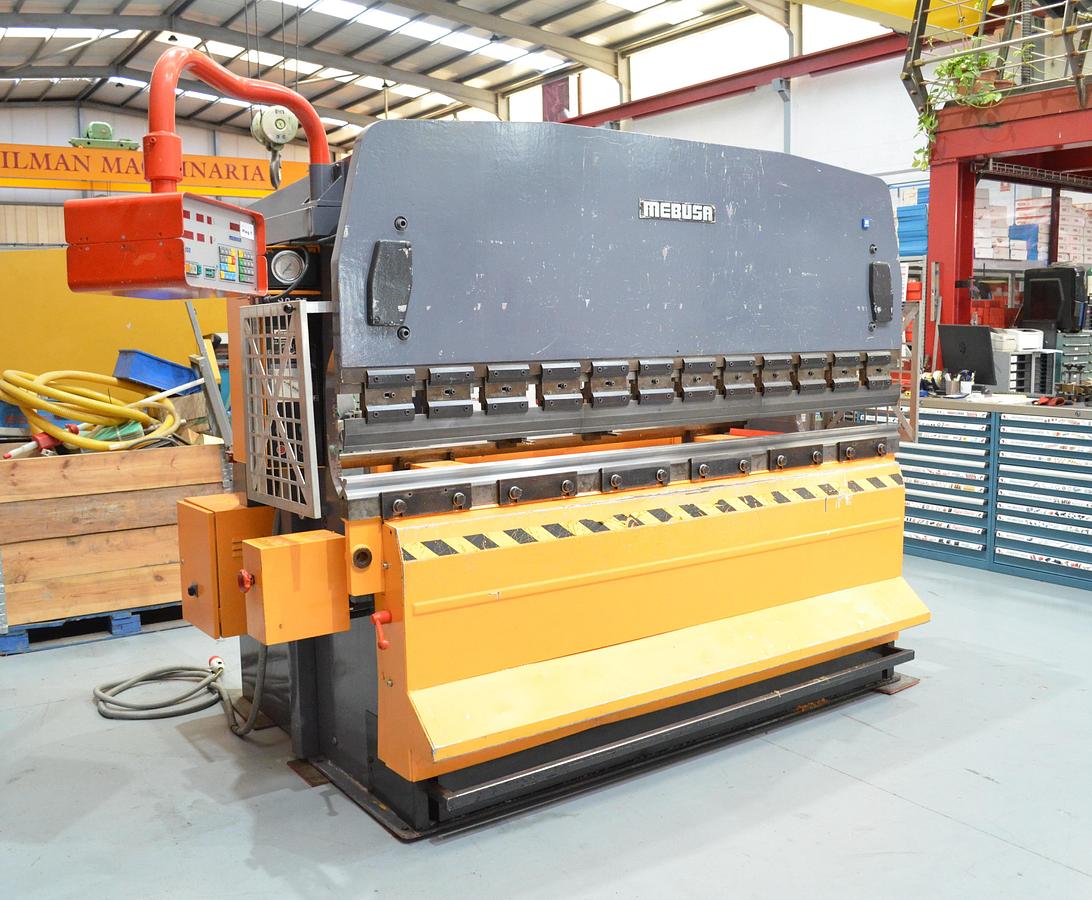 Usado Plegadora Mebusa 90-25 de 2500x90tn