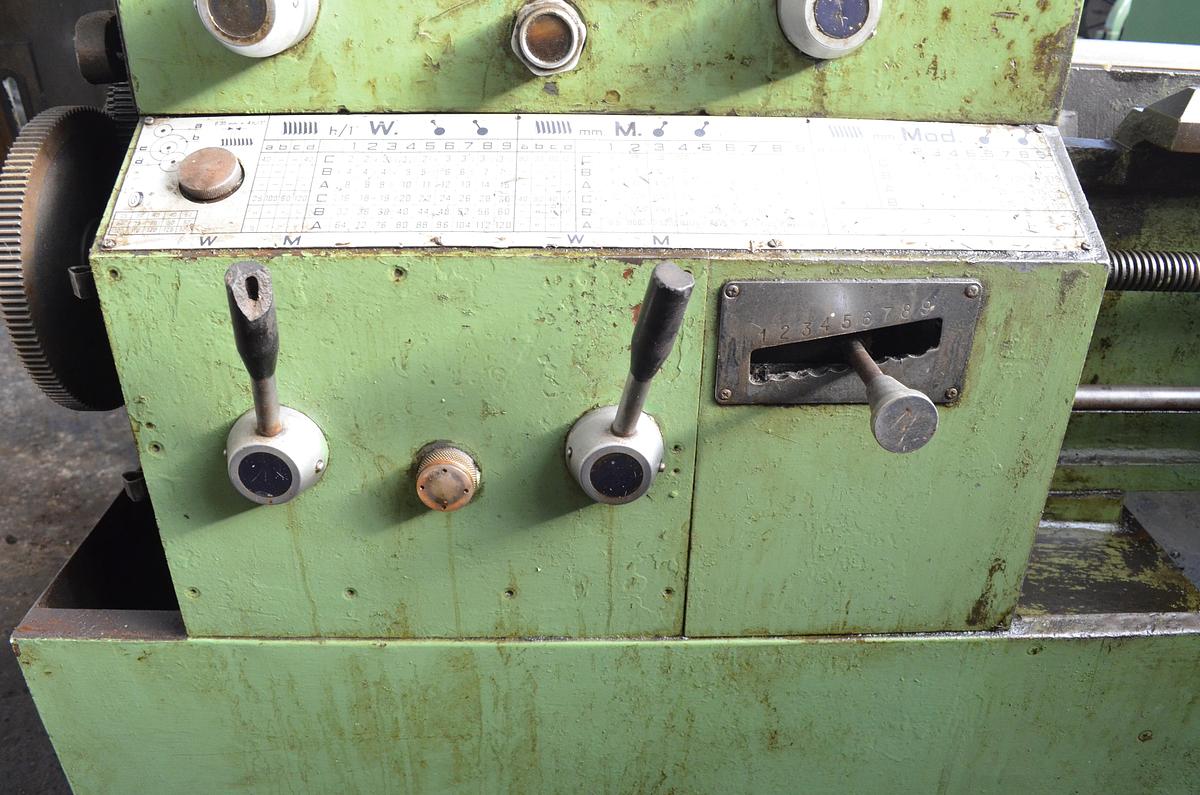 Usado Torno cumbre 60 1500mm e.p