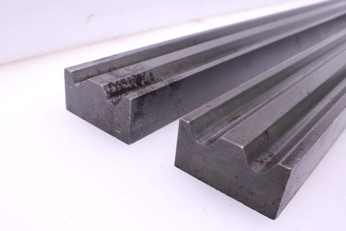 Usado Juego Matrices y Punzones Amarre Recto 2500mm