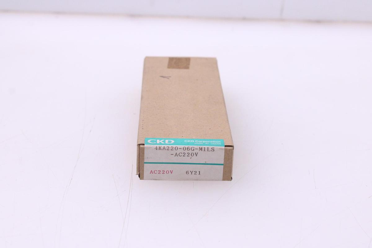 Usado Electroválvula CKD 4KA220-06G-M1LS-AC220V