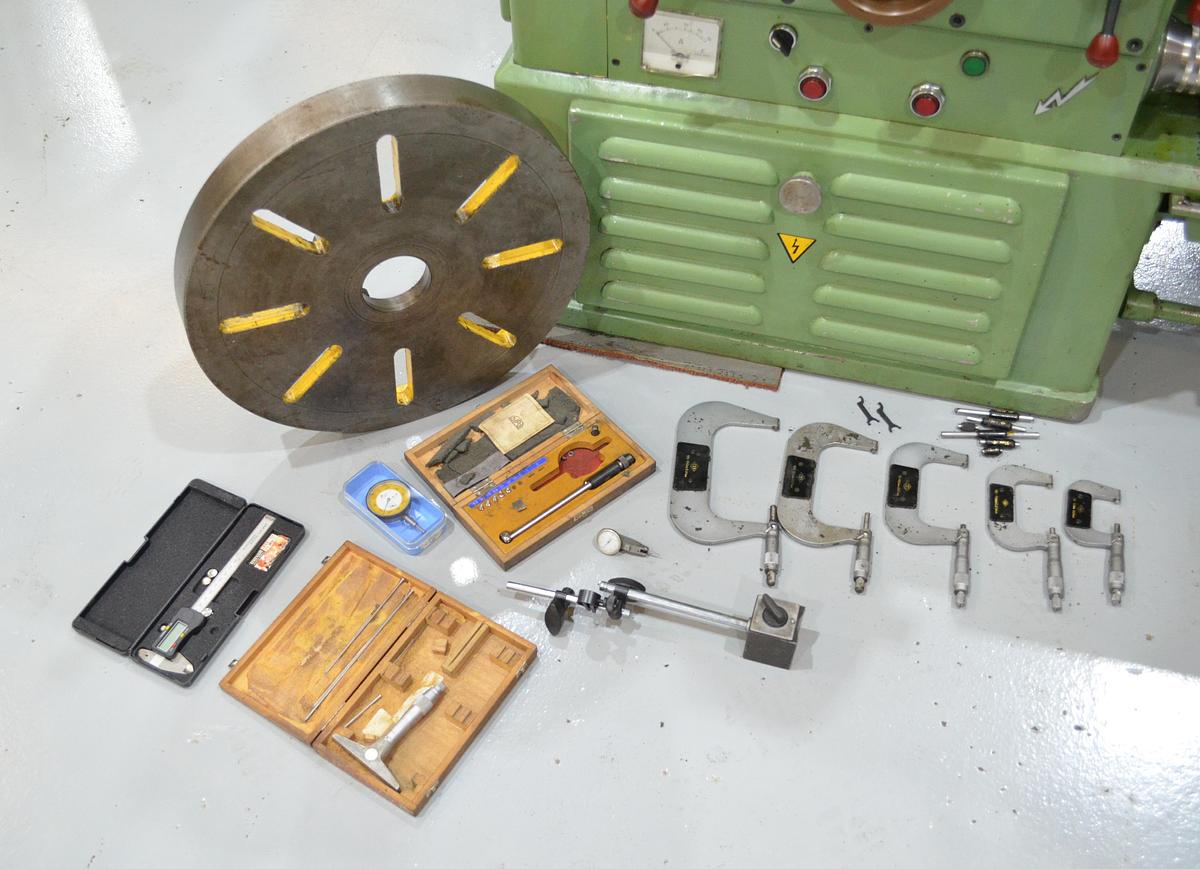 Usado Torno AP E-2 de 2.200mm e.p. con CE