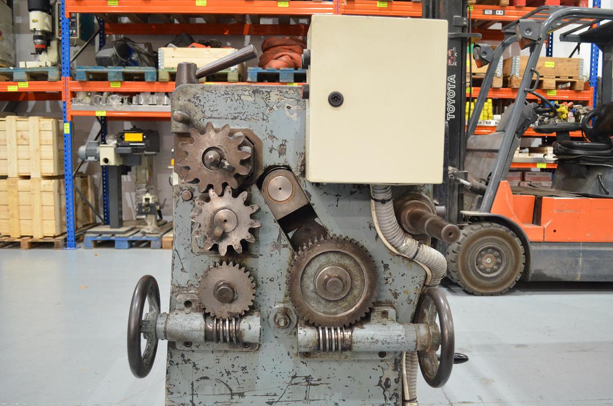 Usado Cilindro mecánico motorizado 1500x3mm Rodillo 110mm