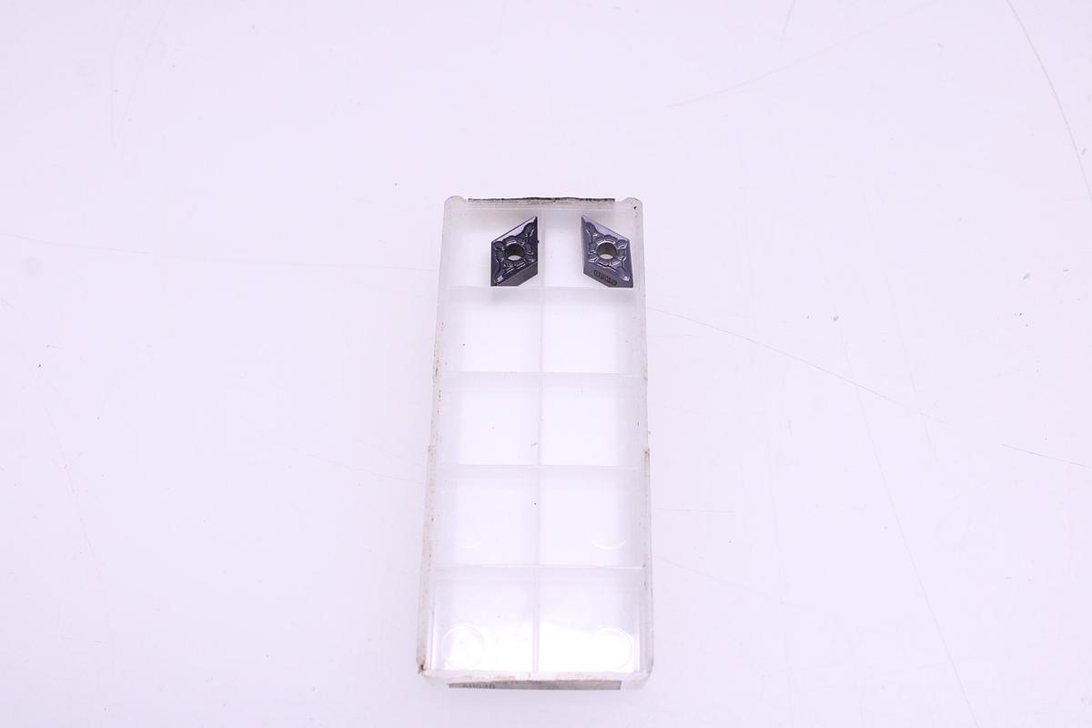 Usado Herramienta Portaplaquitas y plaquitas de widia DNMG 110404