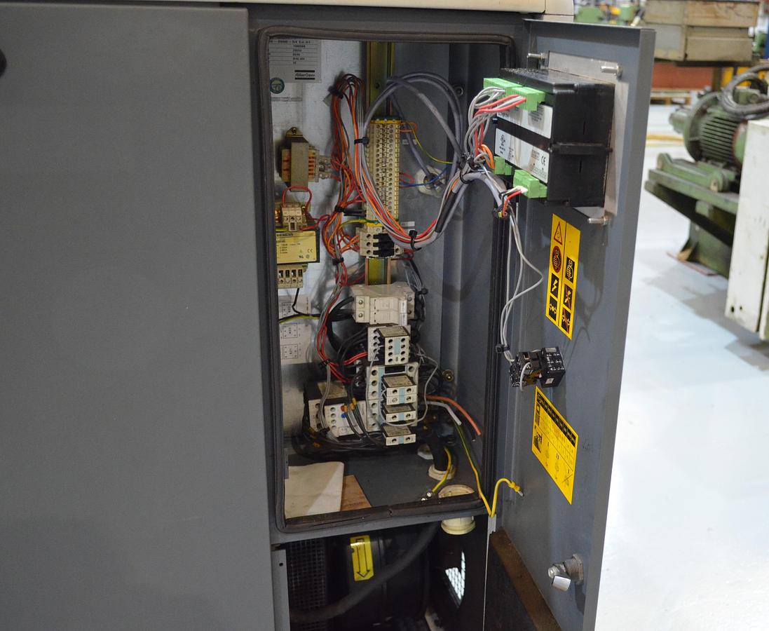 Usado Compresor tornillo Atlas Copco GA10 con secador aire KLUG