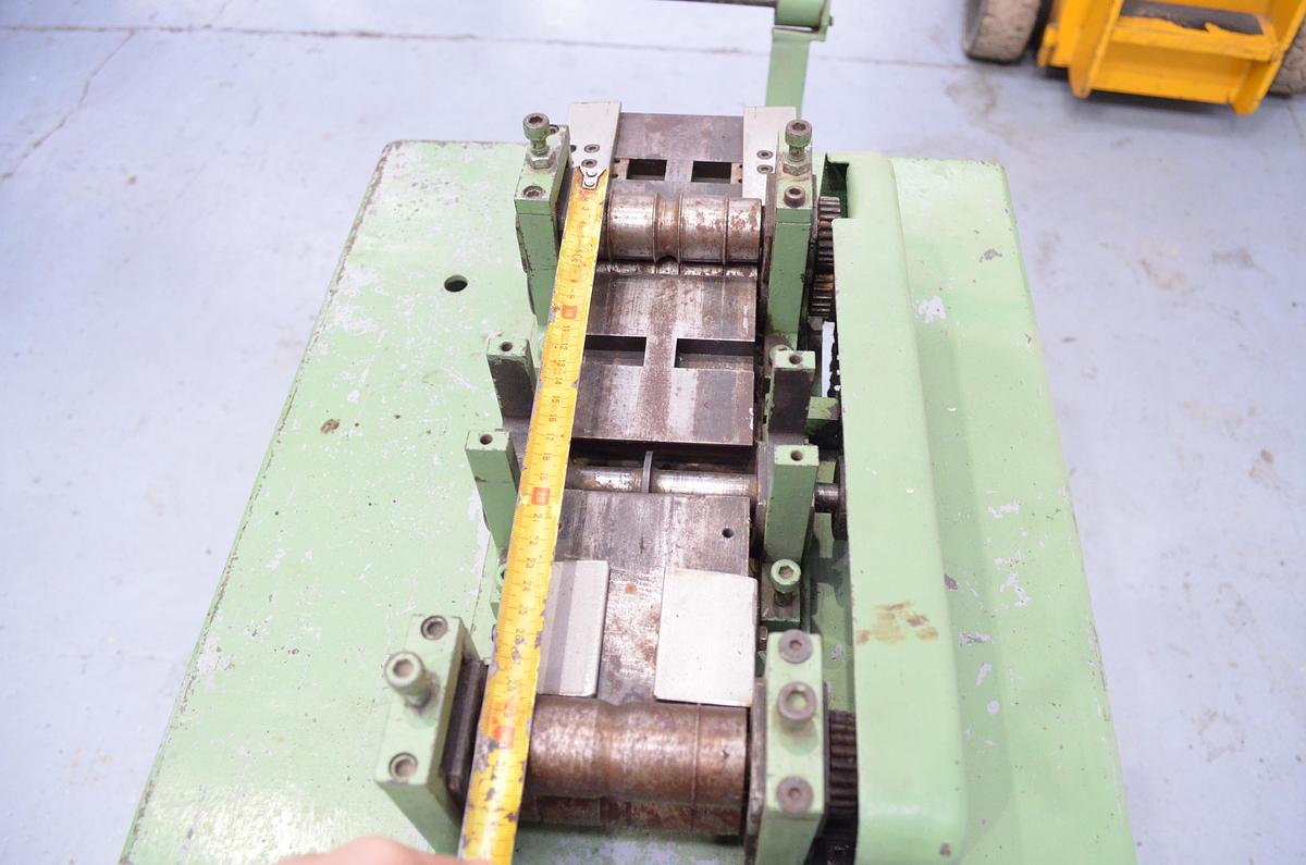 Usado Perfiladora motorizada usada