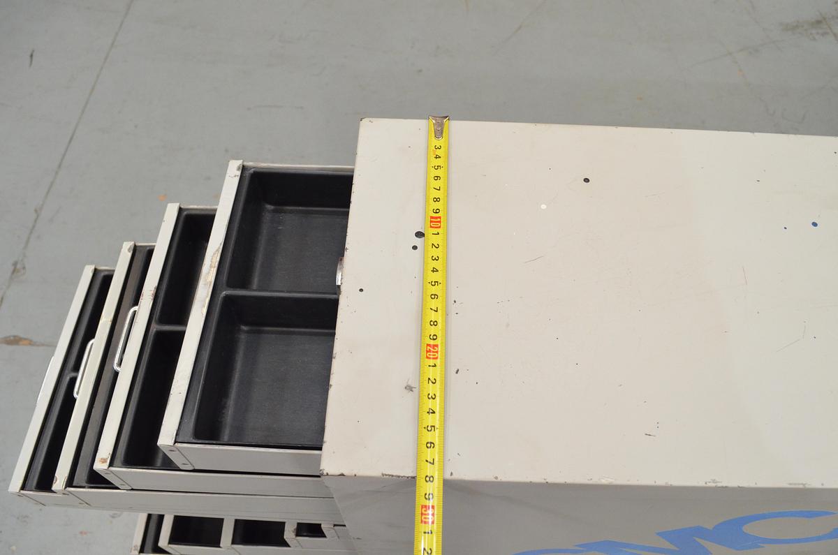 Usado Cajonera metálica con ruedas 280x410x880(h)mm