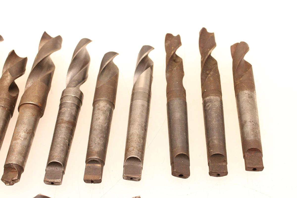 Usado 20 Brocas Mango Cónico MT3 - 23,5 hasta 30 mm