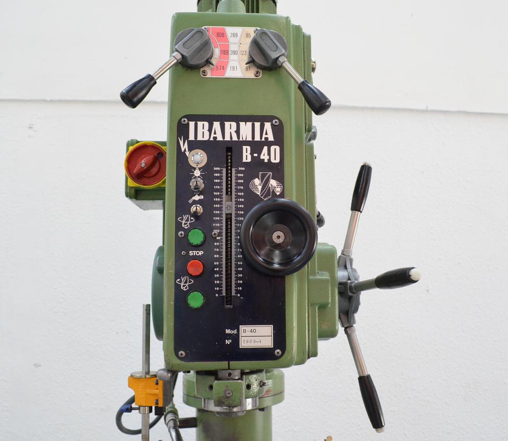 Usado Taladro columna Ibarmia B-40 engranajes