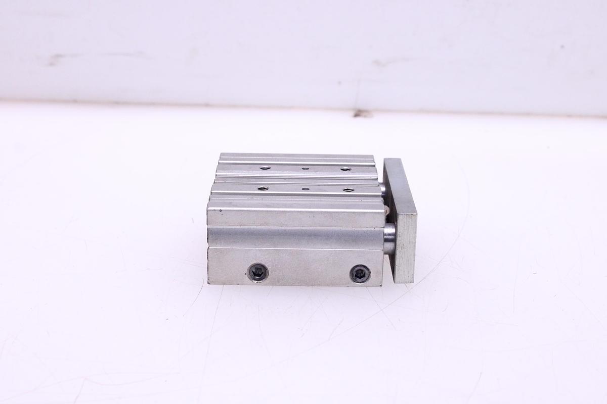 Usado Cilindro de Guía Neumatico SMC MGPM25TF-50