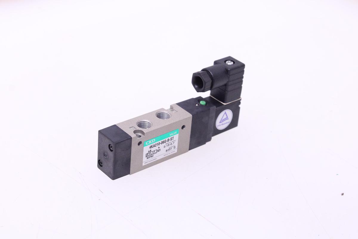 Usado Electroválvula CKD 4KA210-06G-B-AC220V-ST