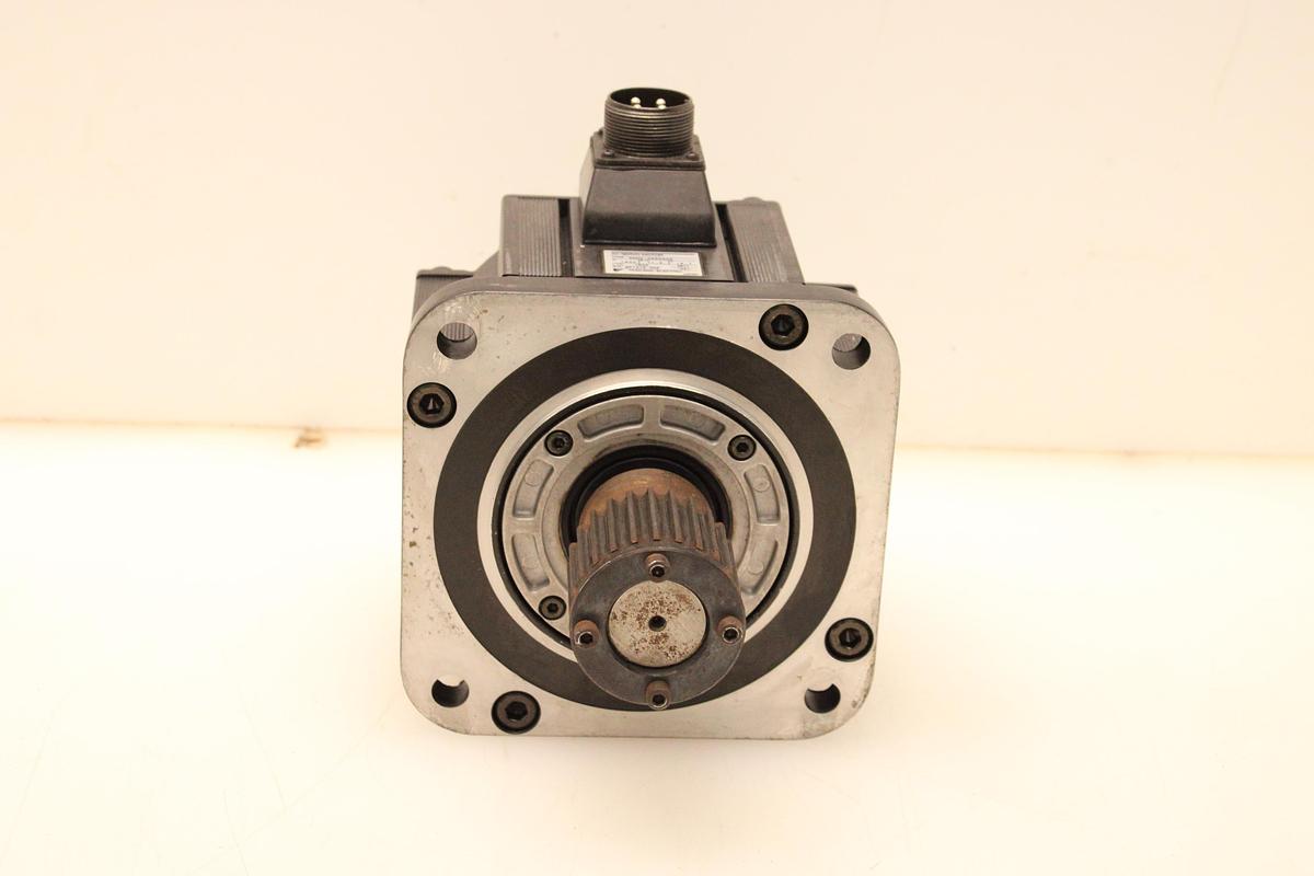 Usado Servomotor YASKAWA SGMG-20A2AAS
