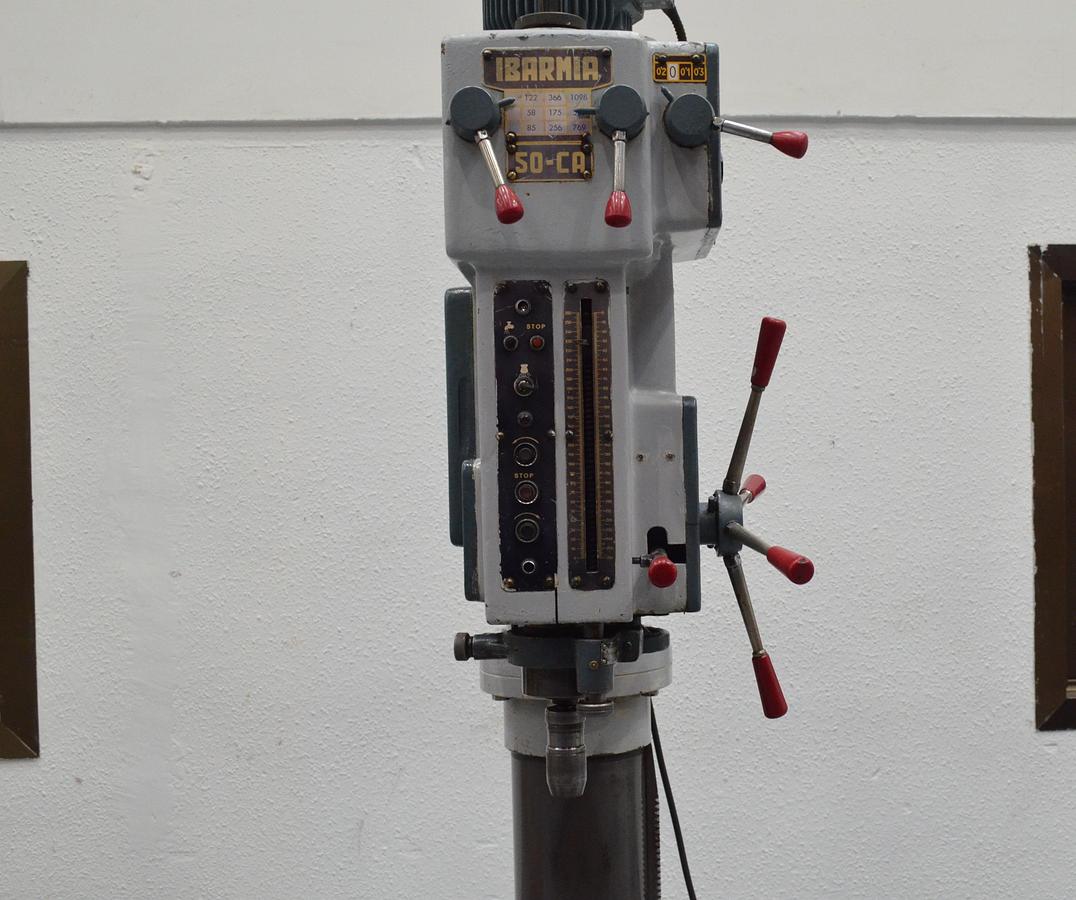 Usado Taladro columna Ibarmia 50-CA gris