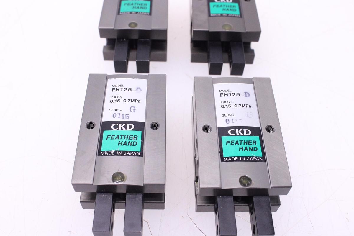 Usado Mini Pinza Neumática CKD FH125-D - 4 Unidades