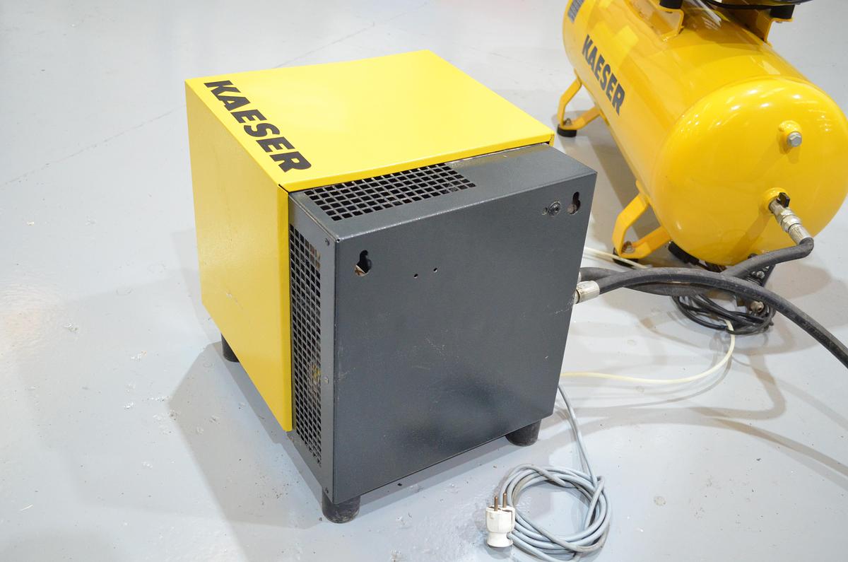 Usado Compresor doble pistón KAESER KCT 401-100 con secador
