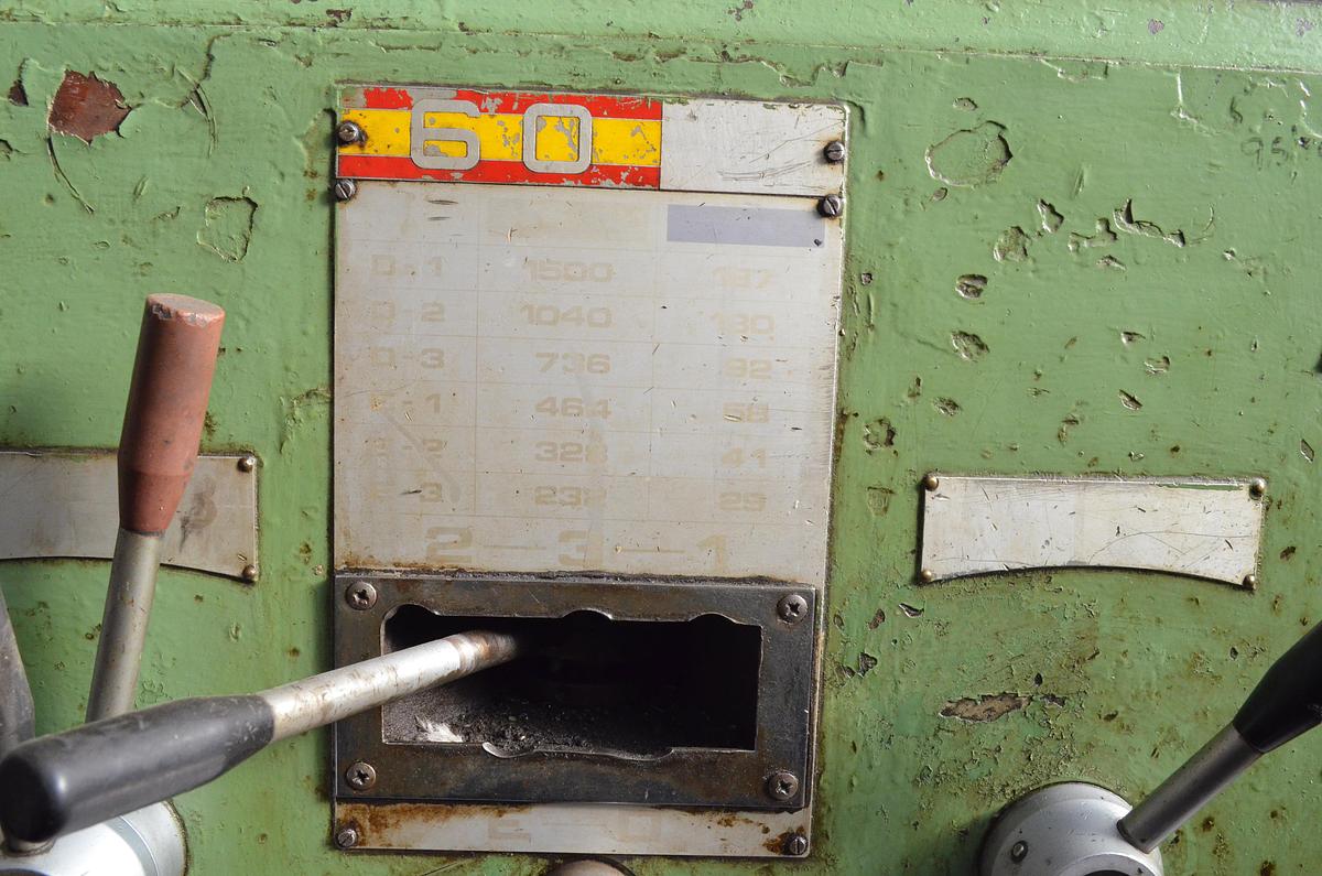 Usado Torno cumbre 60 1500mm e.p