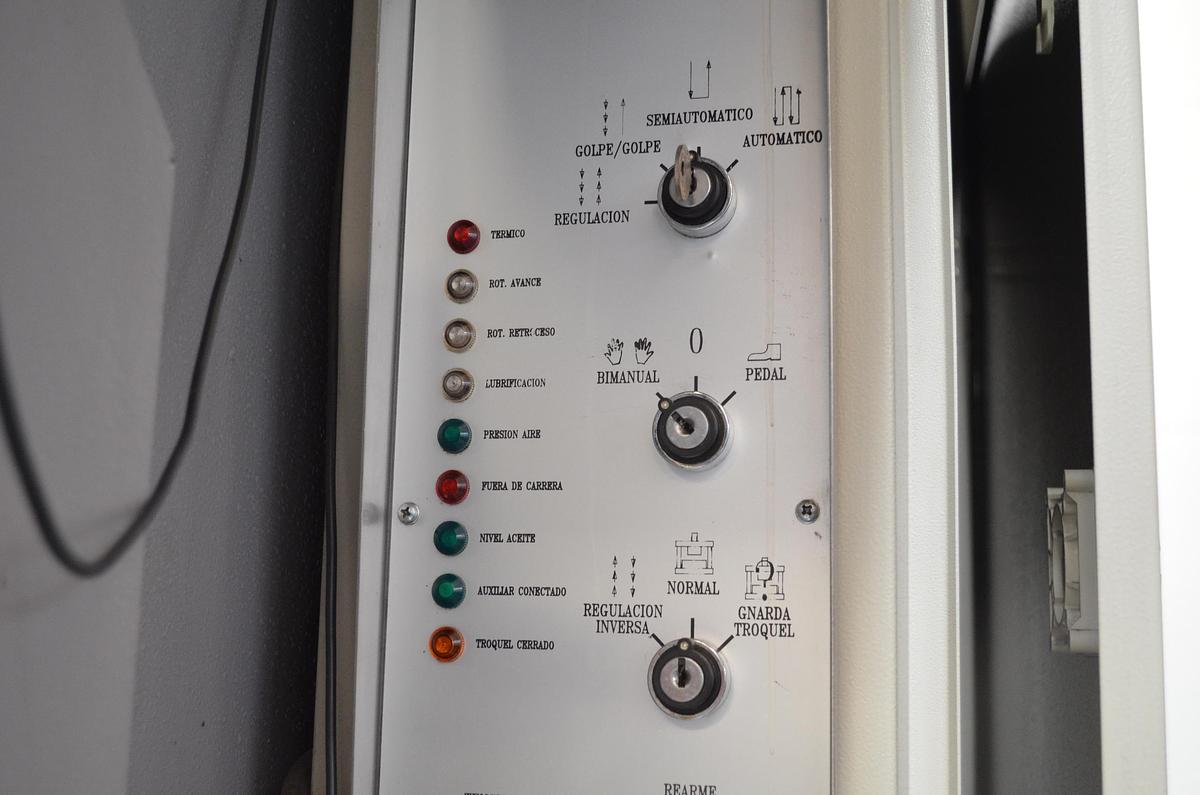 Usado Prensa excentrica PRESSIX 130CNR6 con tope