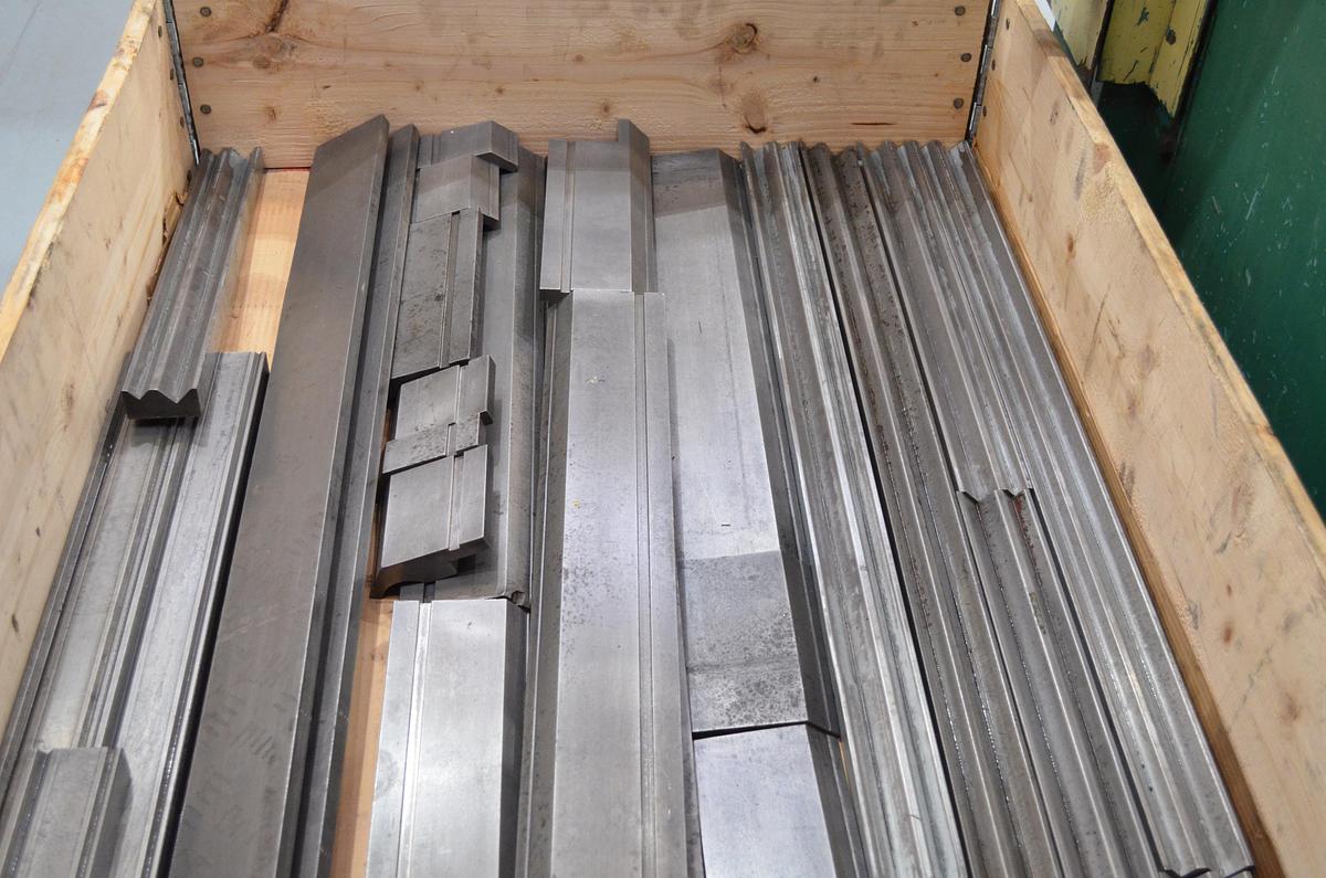 Usado Plegadora hidráulica MEBUSA RG.103