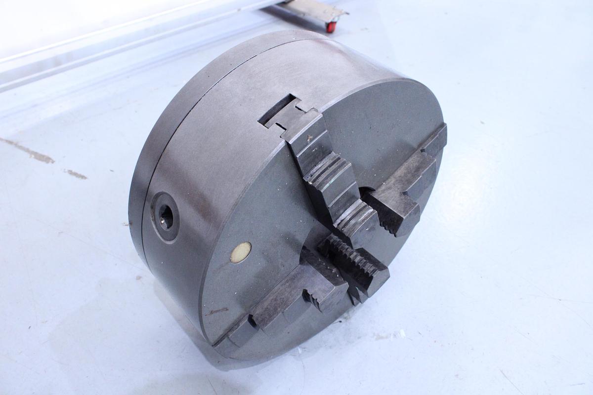 Usado Plato para Torno 4 Garras 310 mm