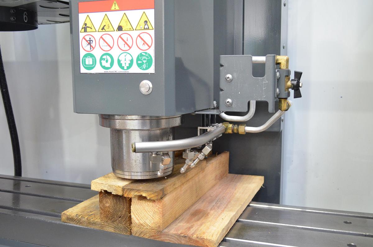 Usado Centro mecanizado Haas TM-2P año 2020