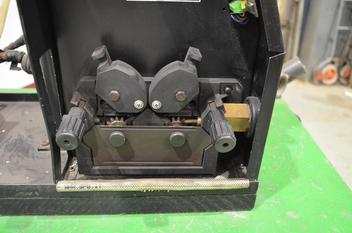 Usado Maquina soldar mig Praxair ACTUAL-406 con devanadera