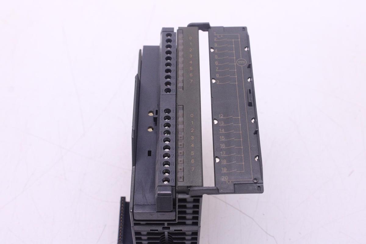 Usado Módulo Entrada Digital SM321 Siemens 6ES7321-1BH01-0AA0