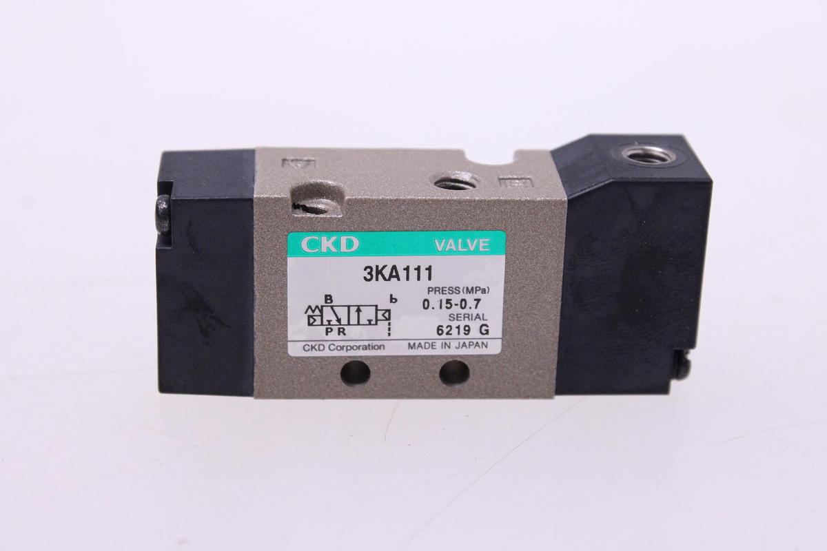 Usado Válvula CKD 3KA111-M5