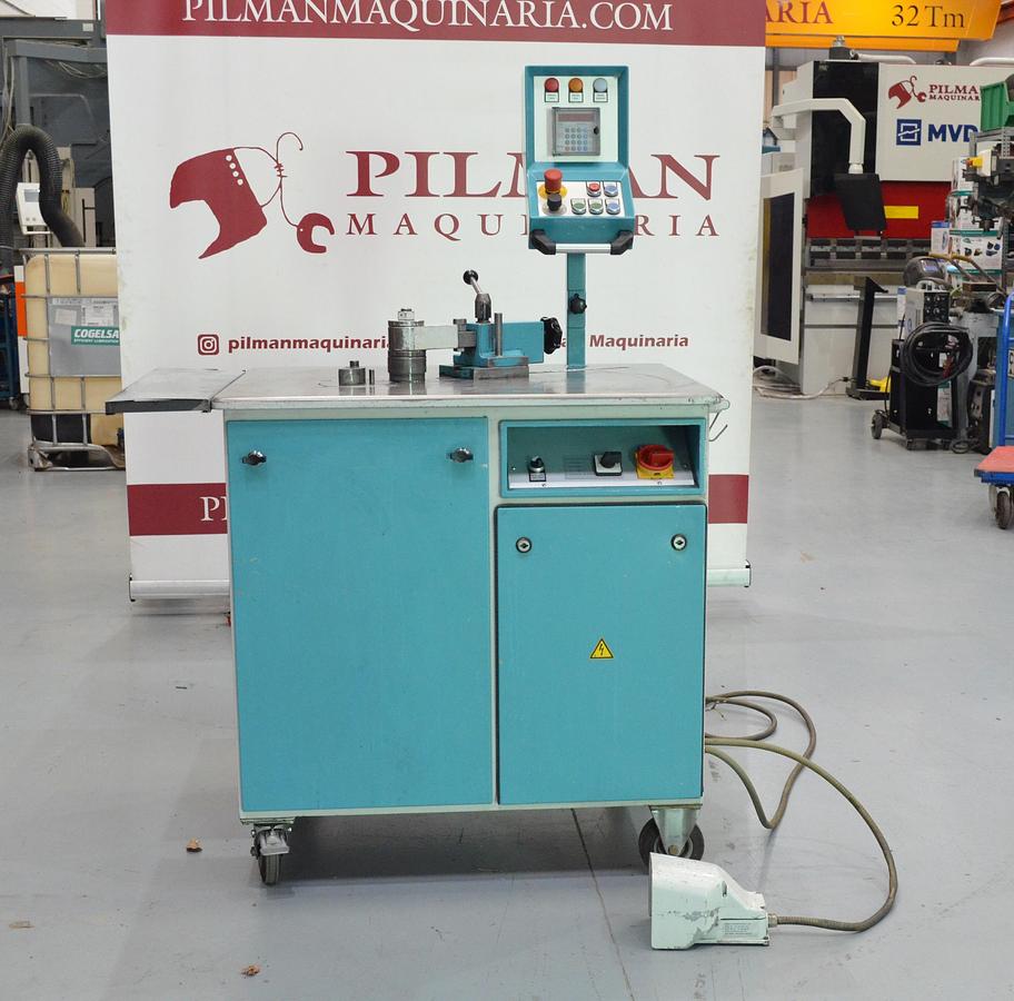 Usado Curvadora varillas forja HEBO CNC SSB3