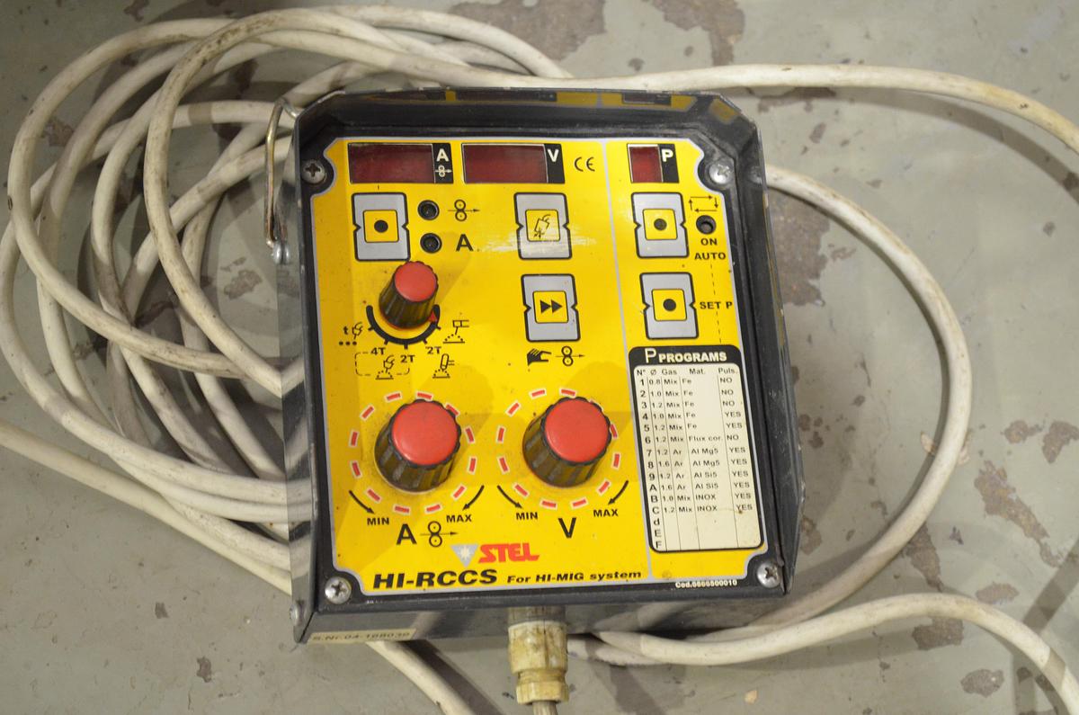 Usado Soldadora mig pulsada y refrigerada STEL Hi-MIG 500P