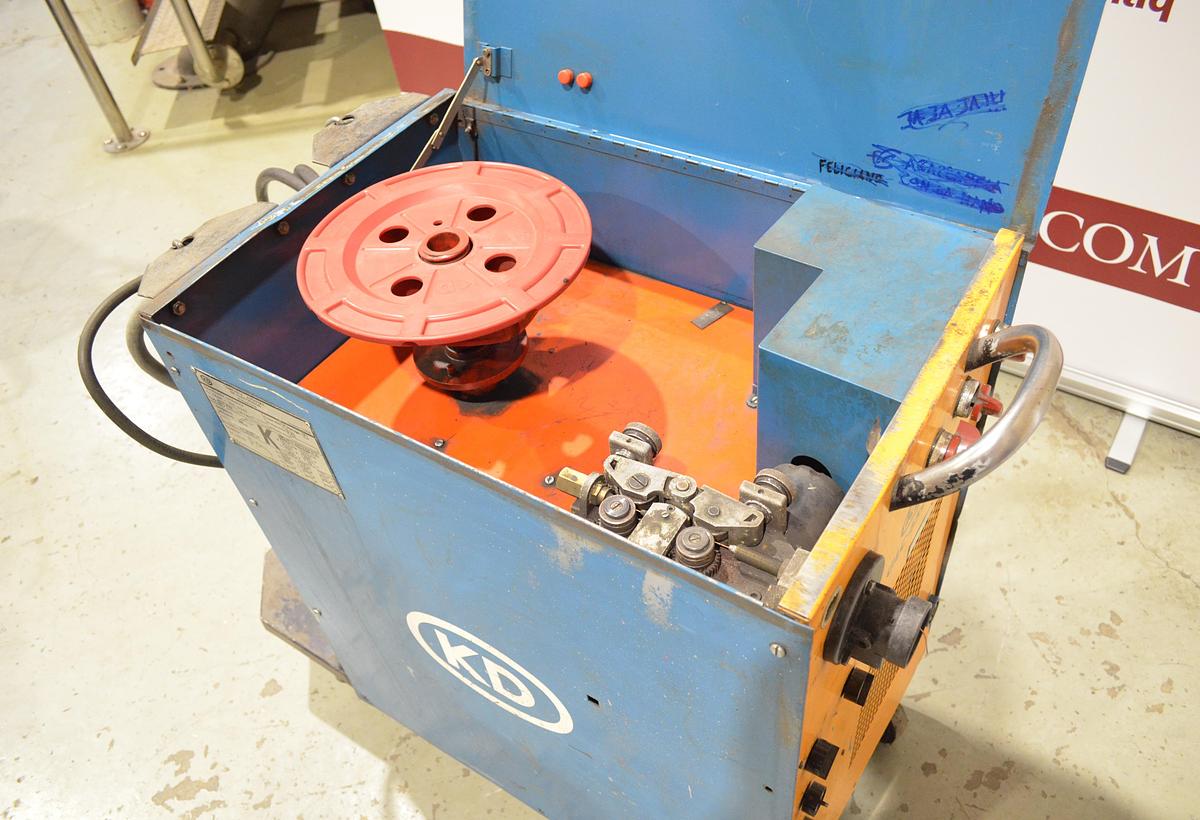 Usado Maquina soldar hilo KD GLC 459